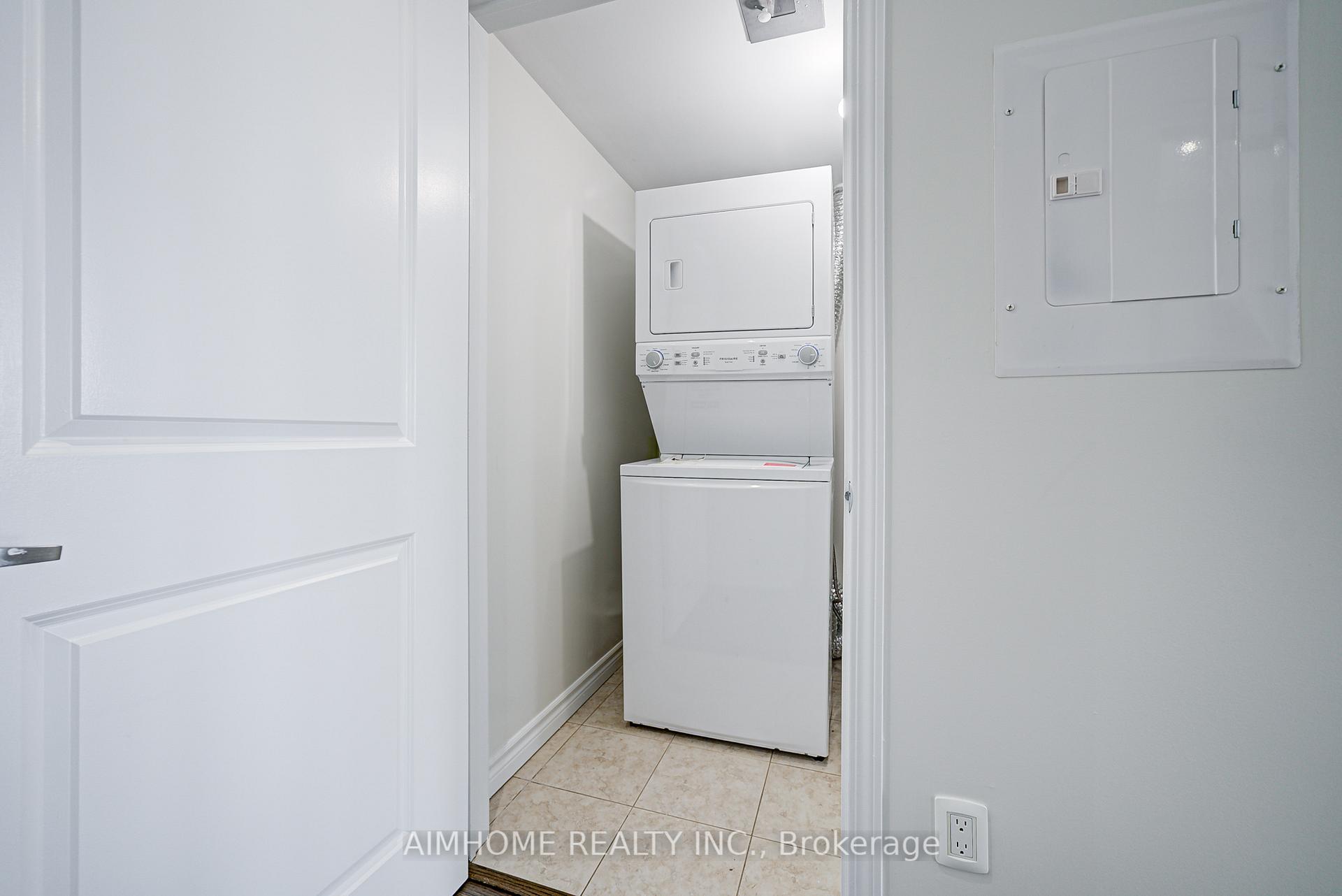 2 Bedrooms Condo at 2885 Bayview, Toronto For sale