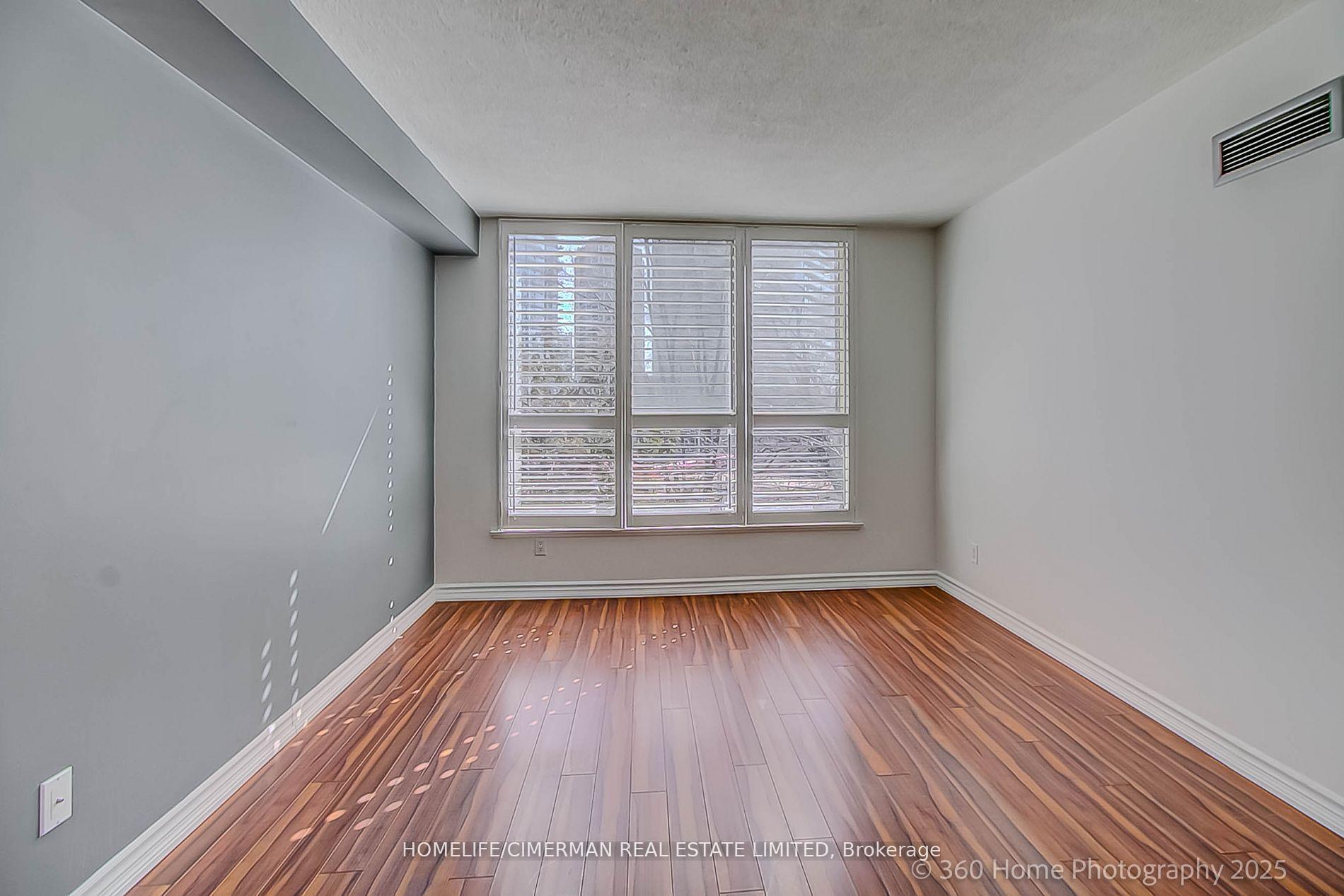 2 Bedrooms Condo at 20 Southport, Toronto For sale