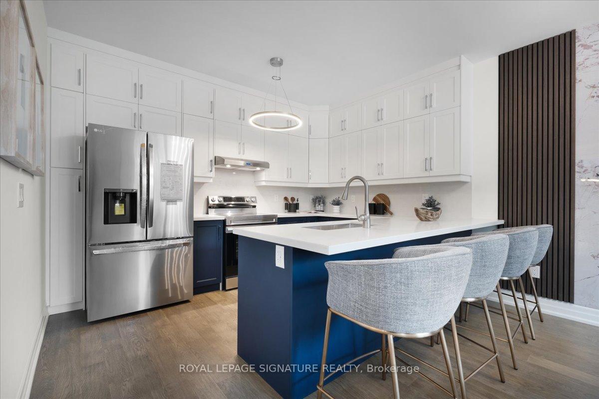 3 Bedrooms Condo at 2154 Walkers,  Burlington For sale
