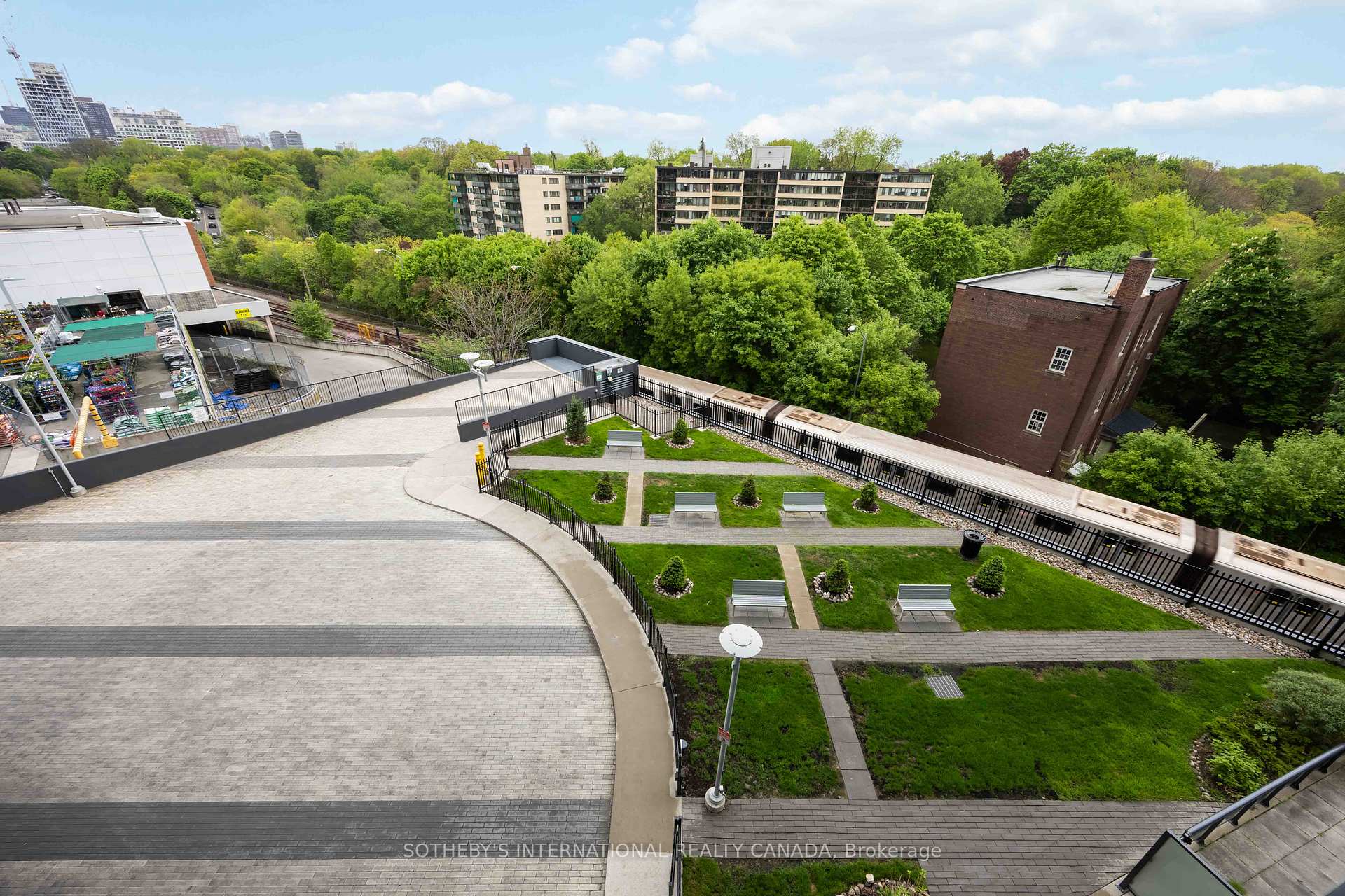 2 Bedrooms Condo at 825 Church, Toronto For sale