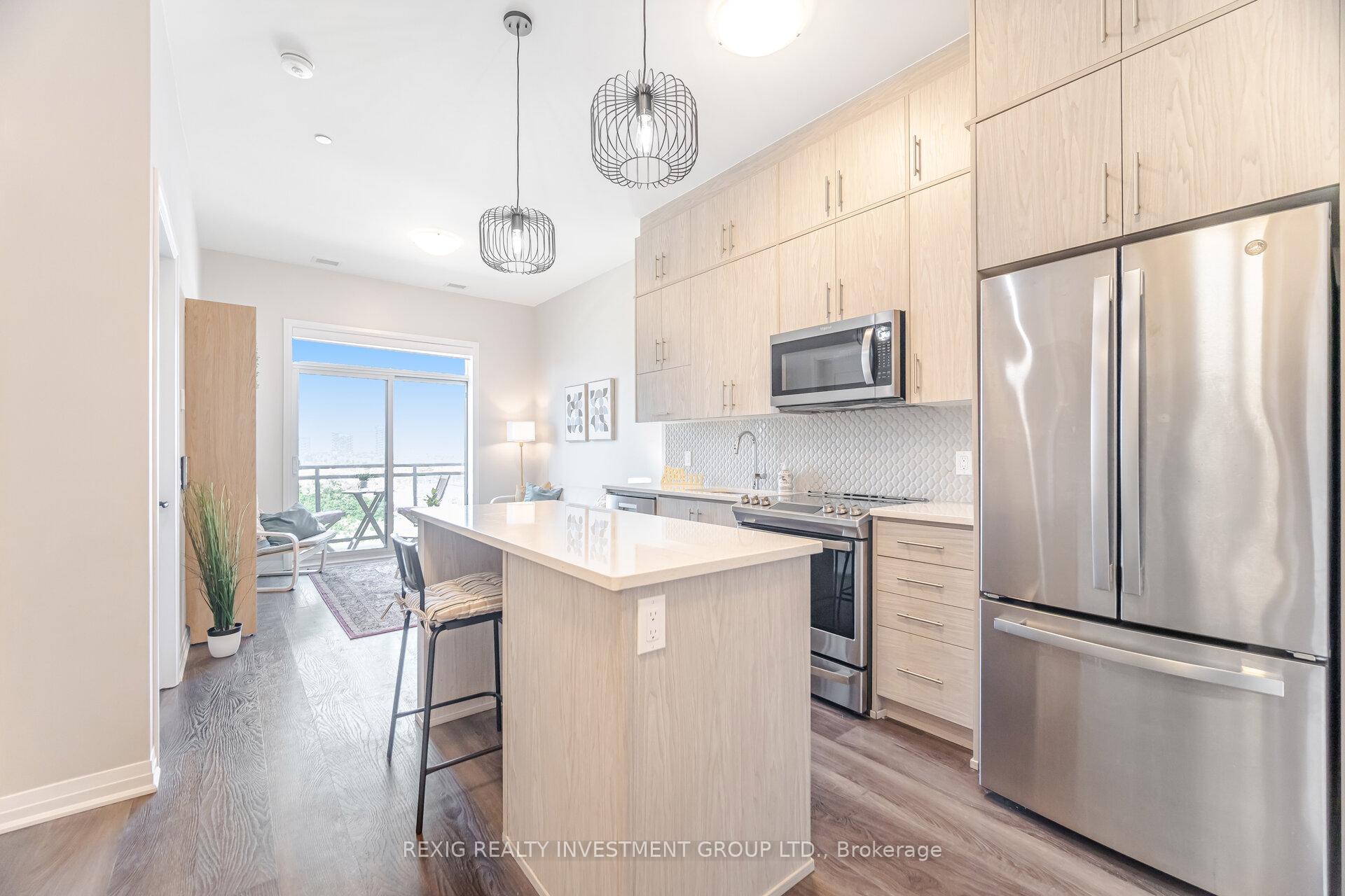 2 Bedrooms Condo at 95 DUNDAS, Oakville For sale