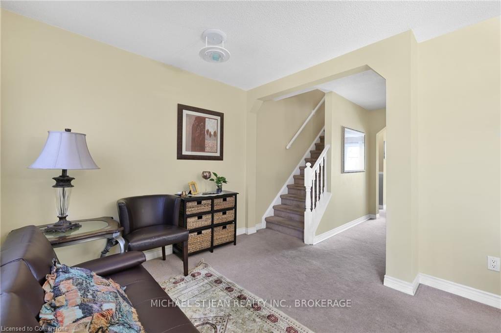 3 Bedrooms Condo at 985 Limeridge,  Hamilton For sale