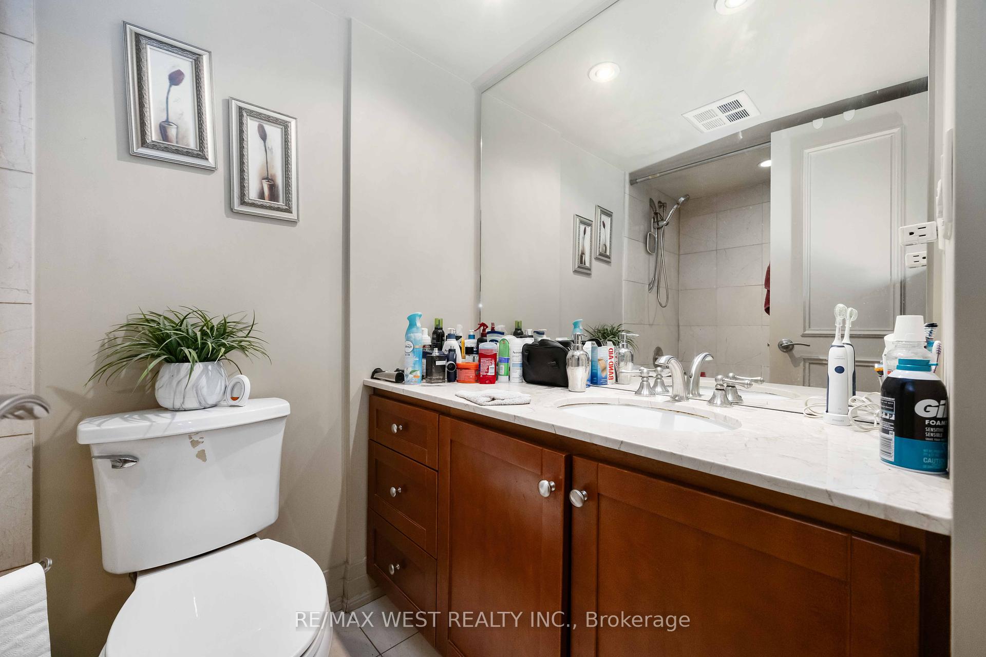 1 Bedroom Condo at 2737 Keele, Toronto For sale