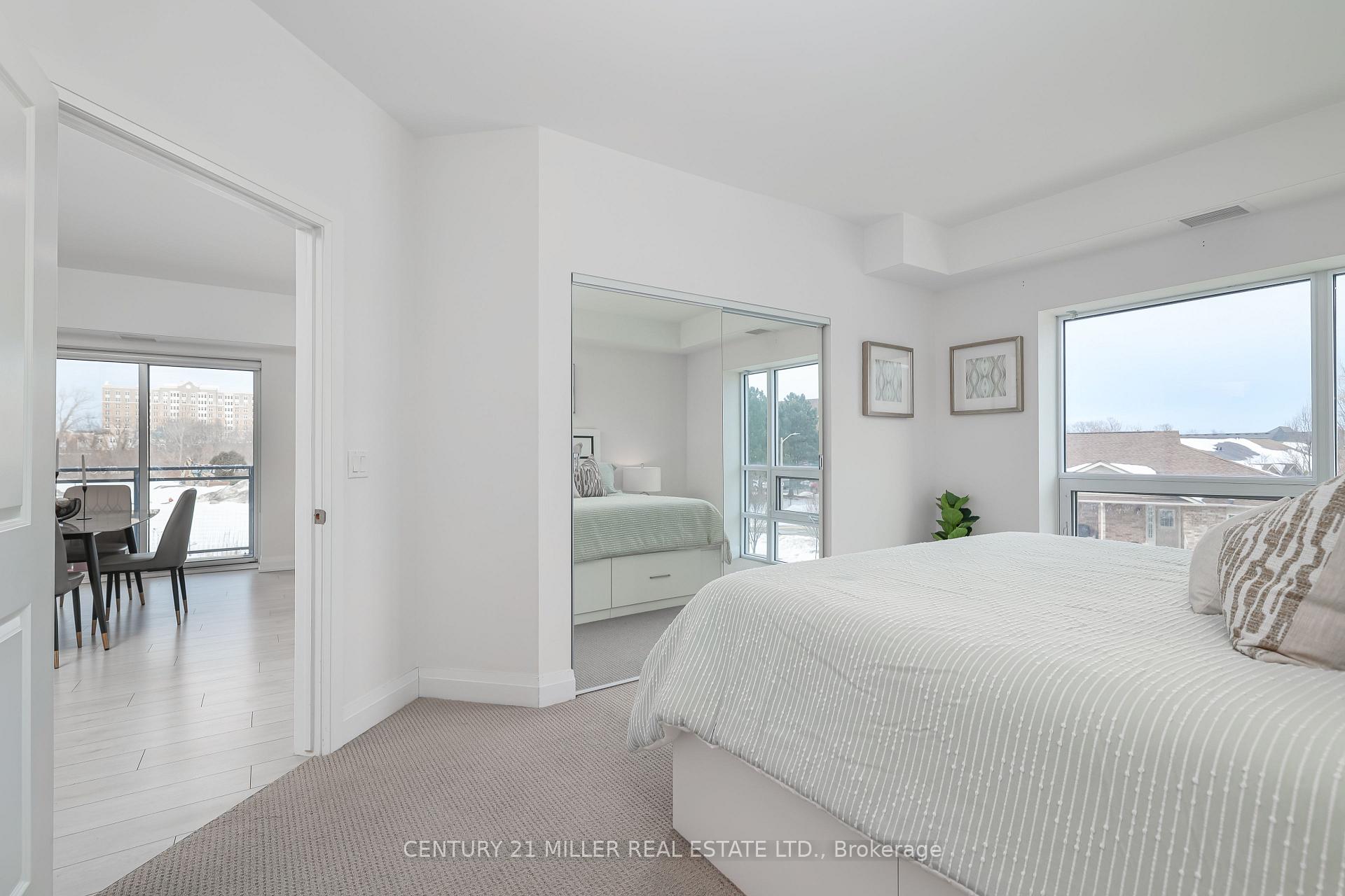 2 Bedrooms Condo at 4040 Upper Middle, Burlington For sale