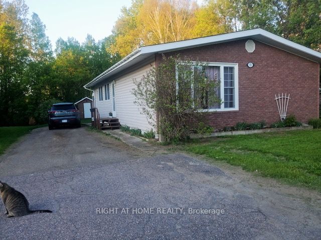 72 Kelly Street, Madawaska Valley, ON K0J 1B0