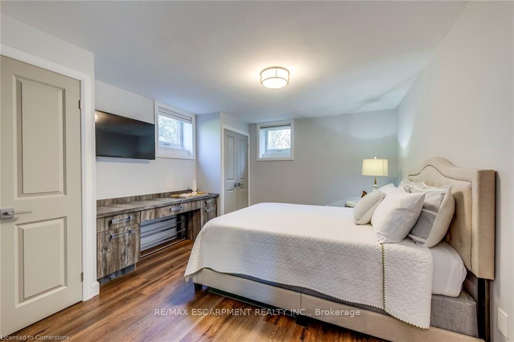 4306 Lakeshore Road