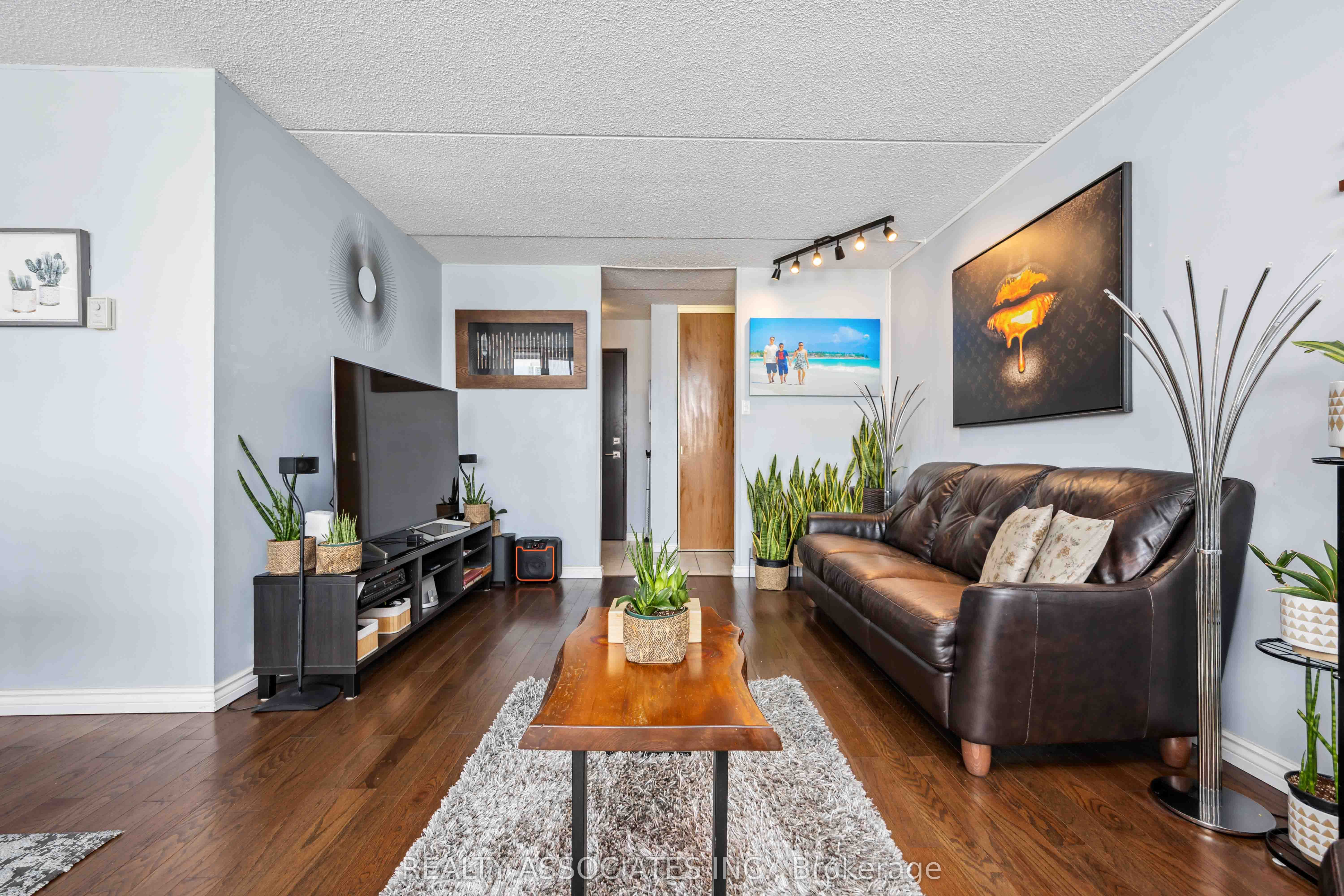 2 Glamorgan Avenue, #1014