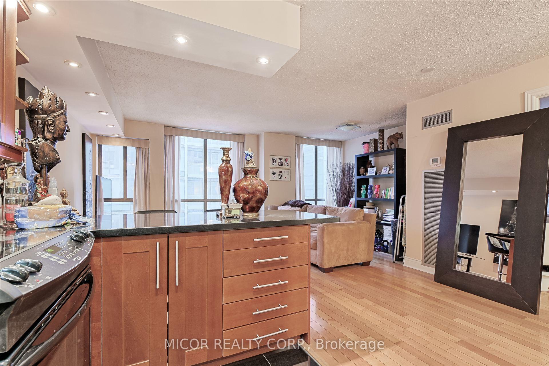 1 Bedroom Condo at 40 Scollard,  Toronto For sale