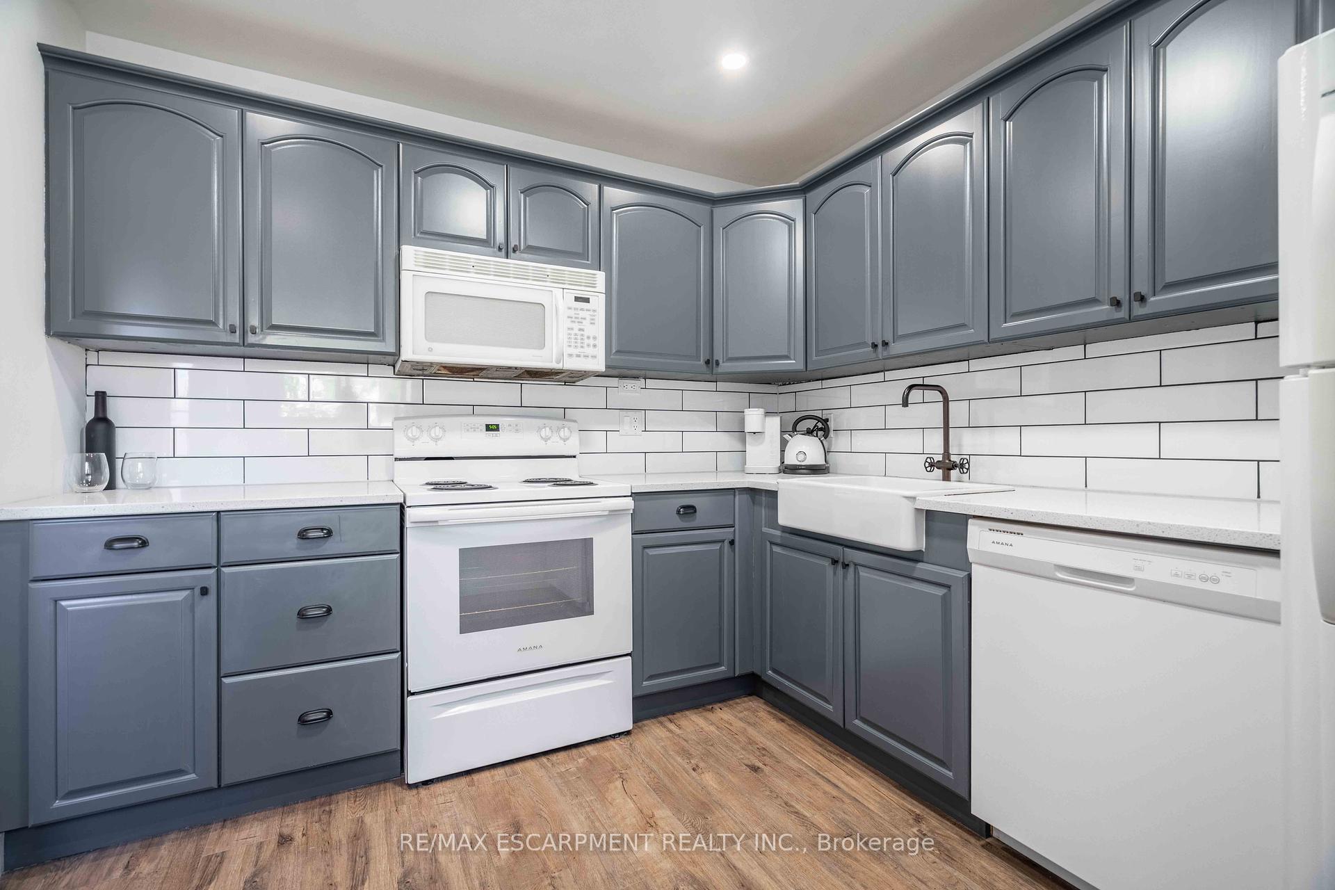 3 Bedrooms Condo at 1190 Upper Ottawa, Hamilton For sale