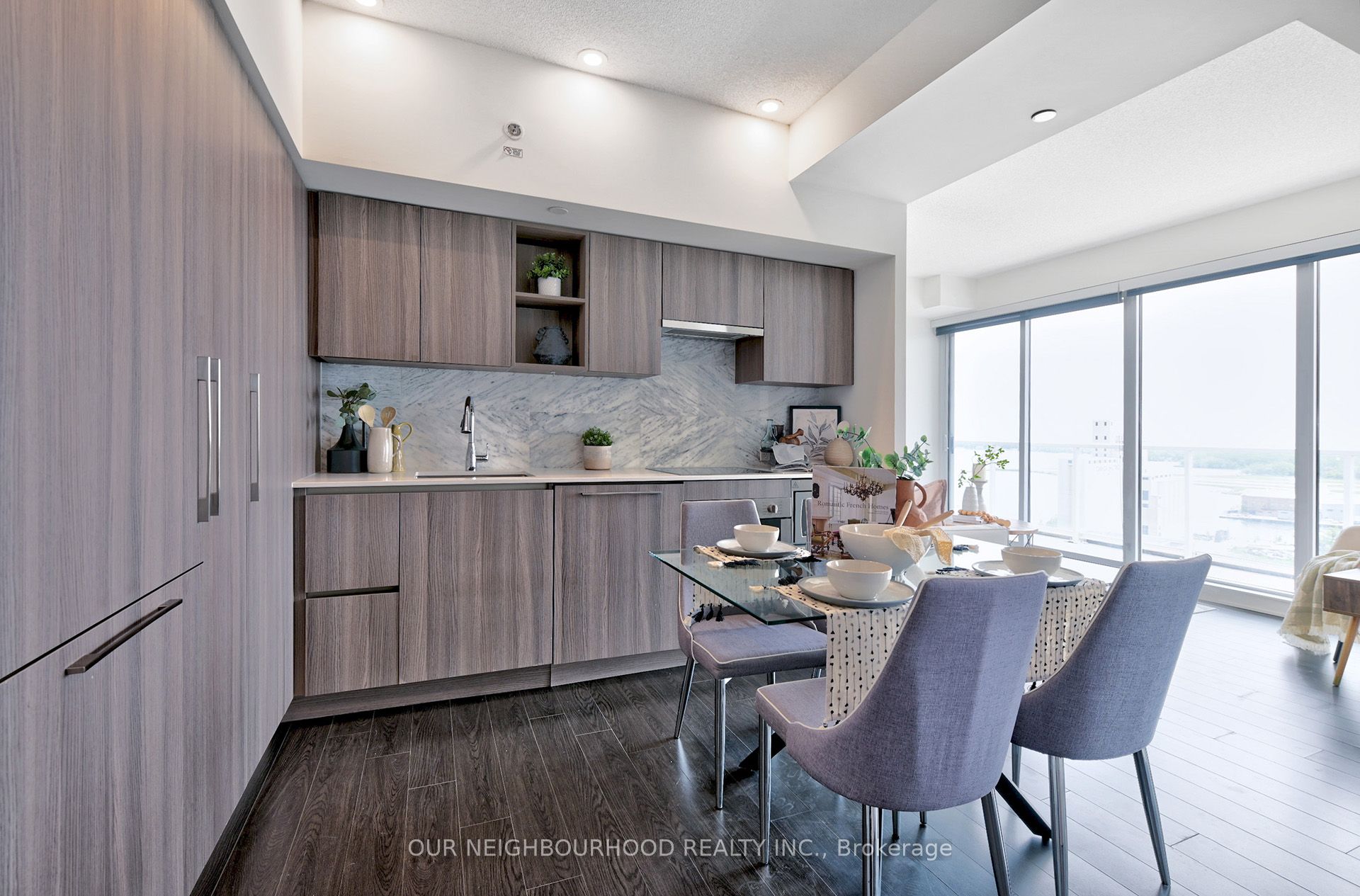 19 Bathurst Street, #2111