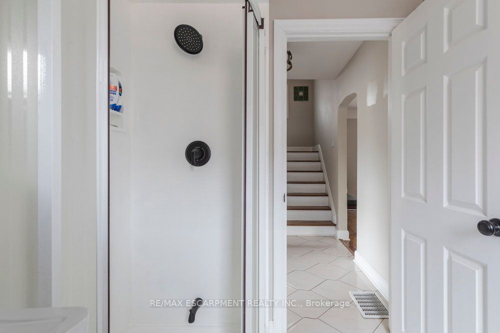 5 Bettina Avenue