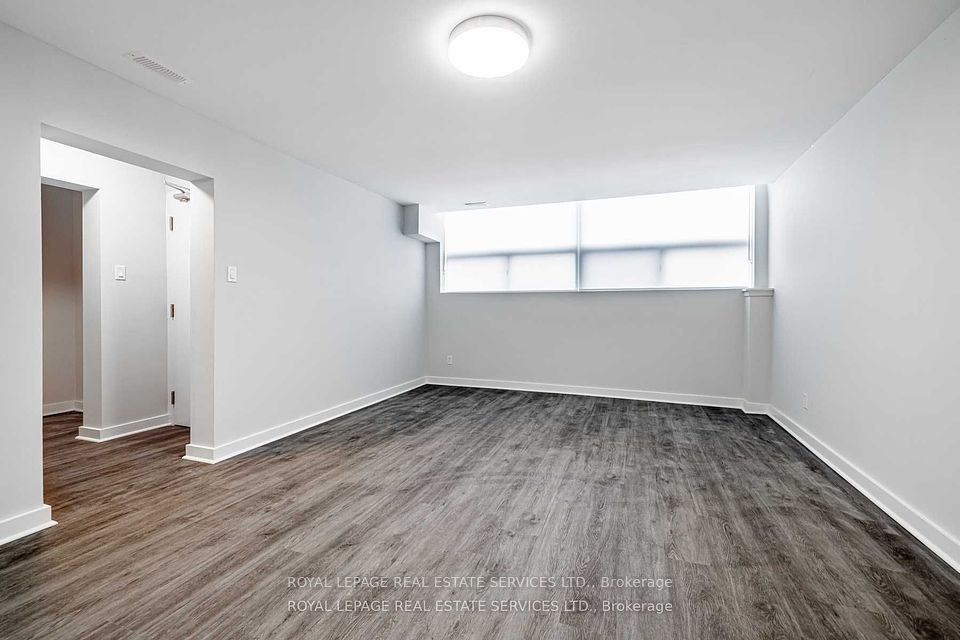 72 Winston Park