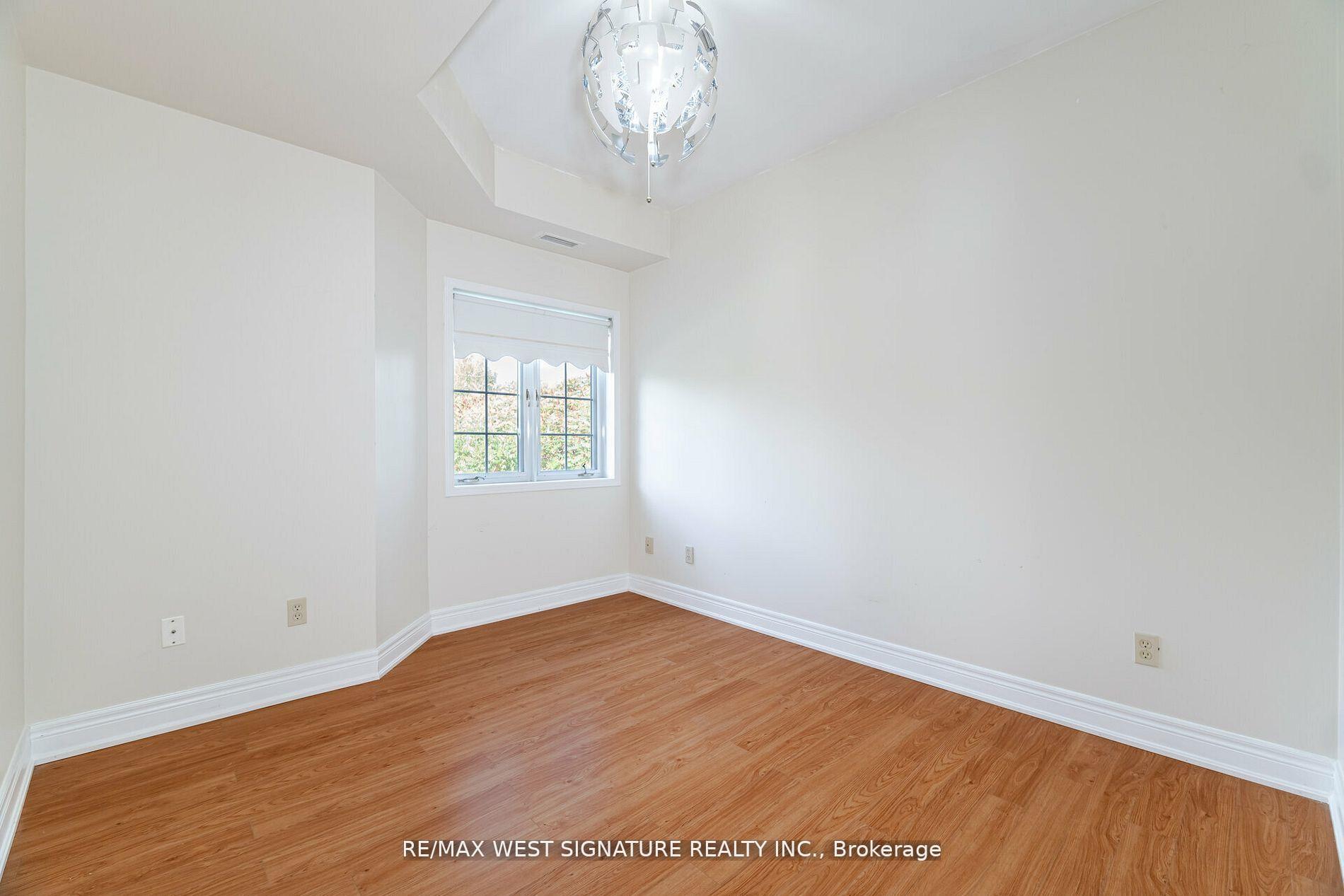 2 Bedrooms Condo at 75 Treelawn,  Vaughan For sale
