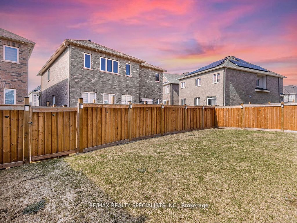 11 Elverton Crescent