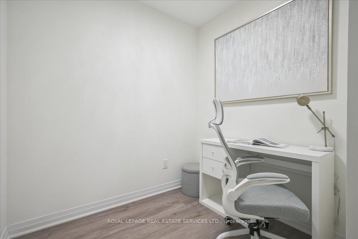 2 Bedrooms Condo at 95 DUNDAS, Oakville For sale