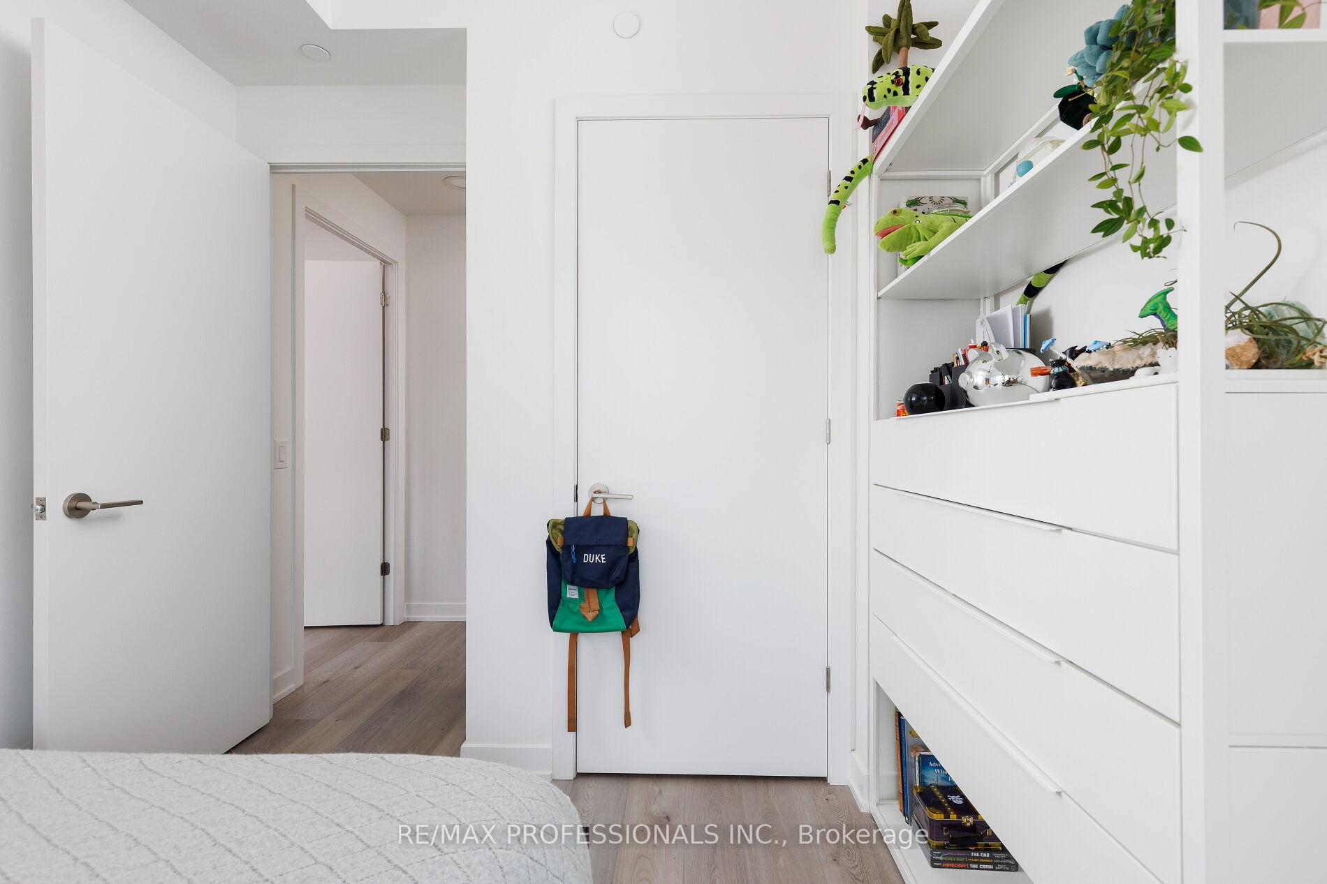 2 Bedrooms Condo at 9 Tecumseth,  Toronto For sale