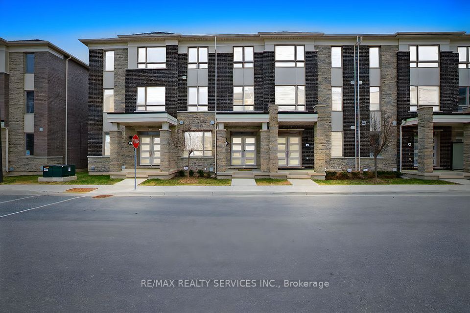 284 Lagerfeld Drive