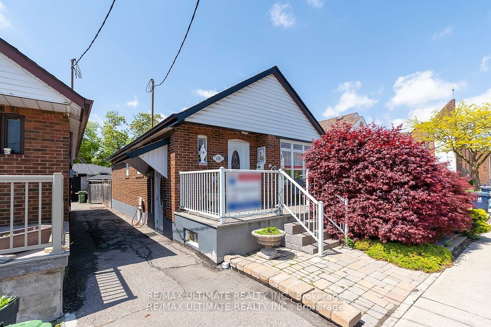 698 Old Weston