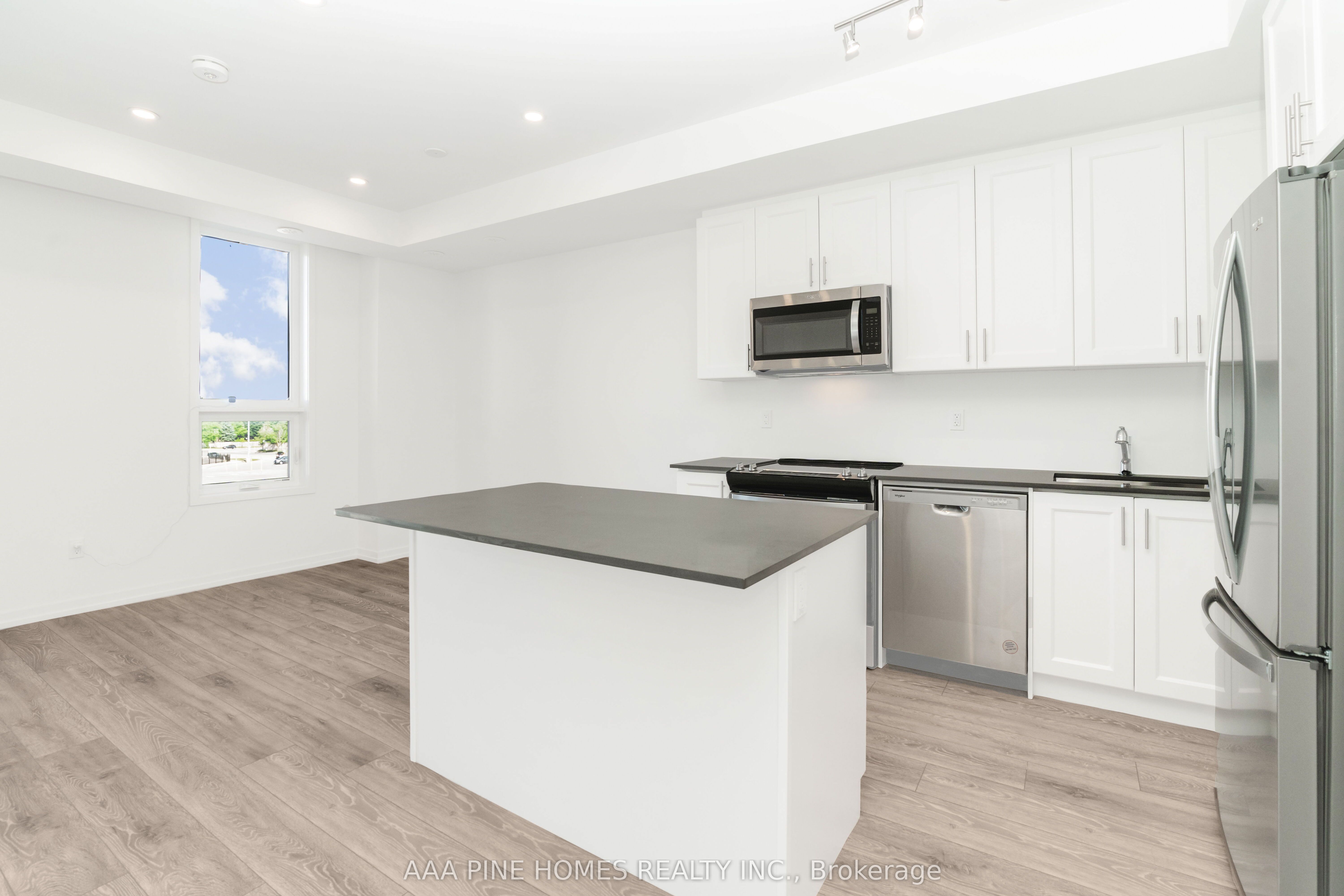 20 Lytham Green Circle, ##4