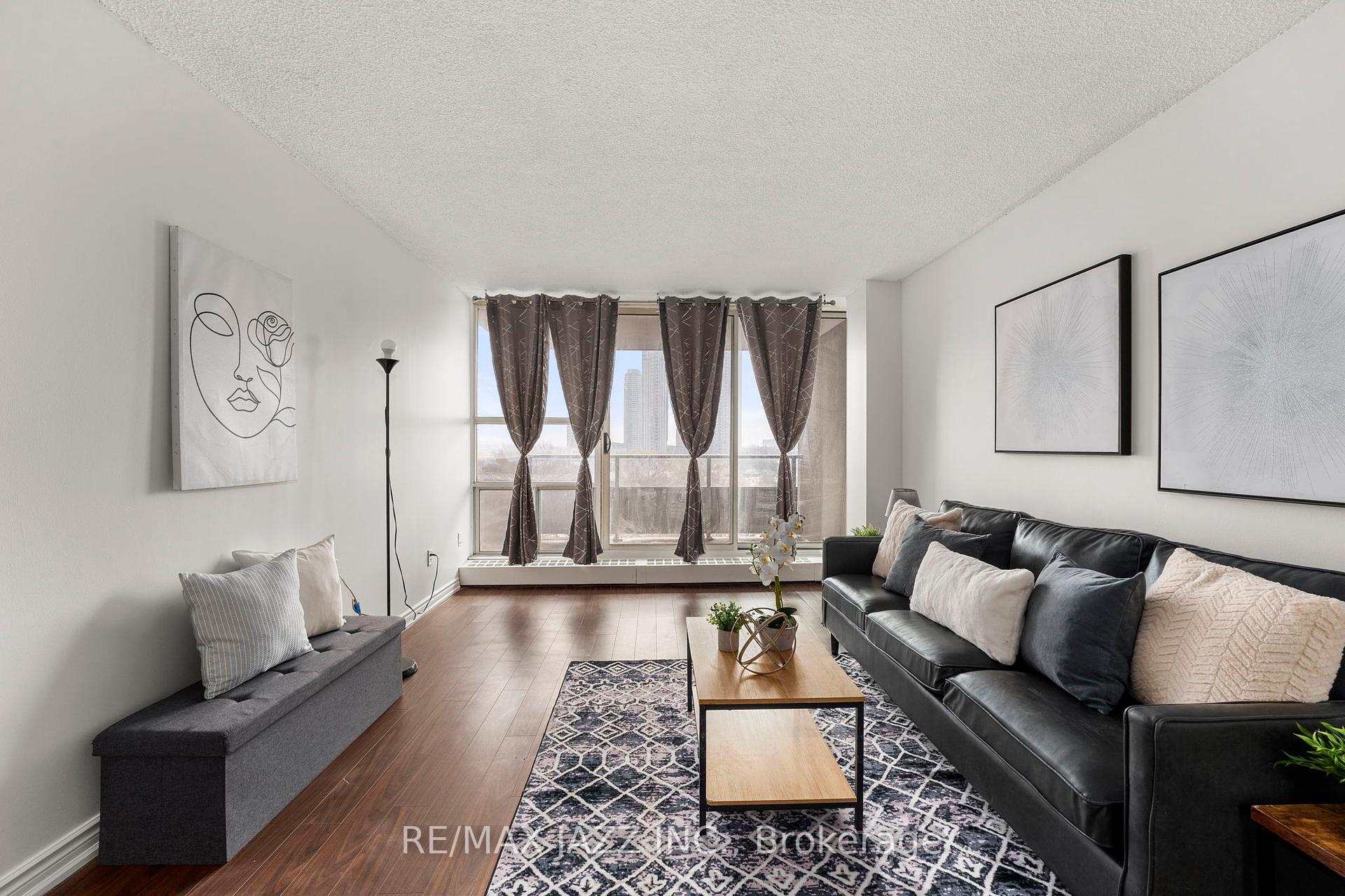 3 Bedrooms Condo at 4091 Sheppard,  Toronto For sale