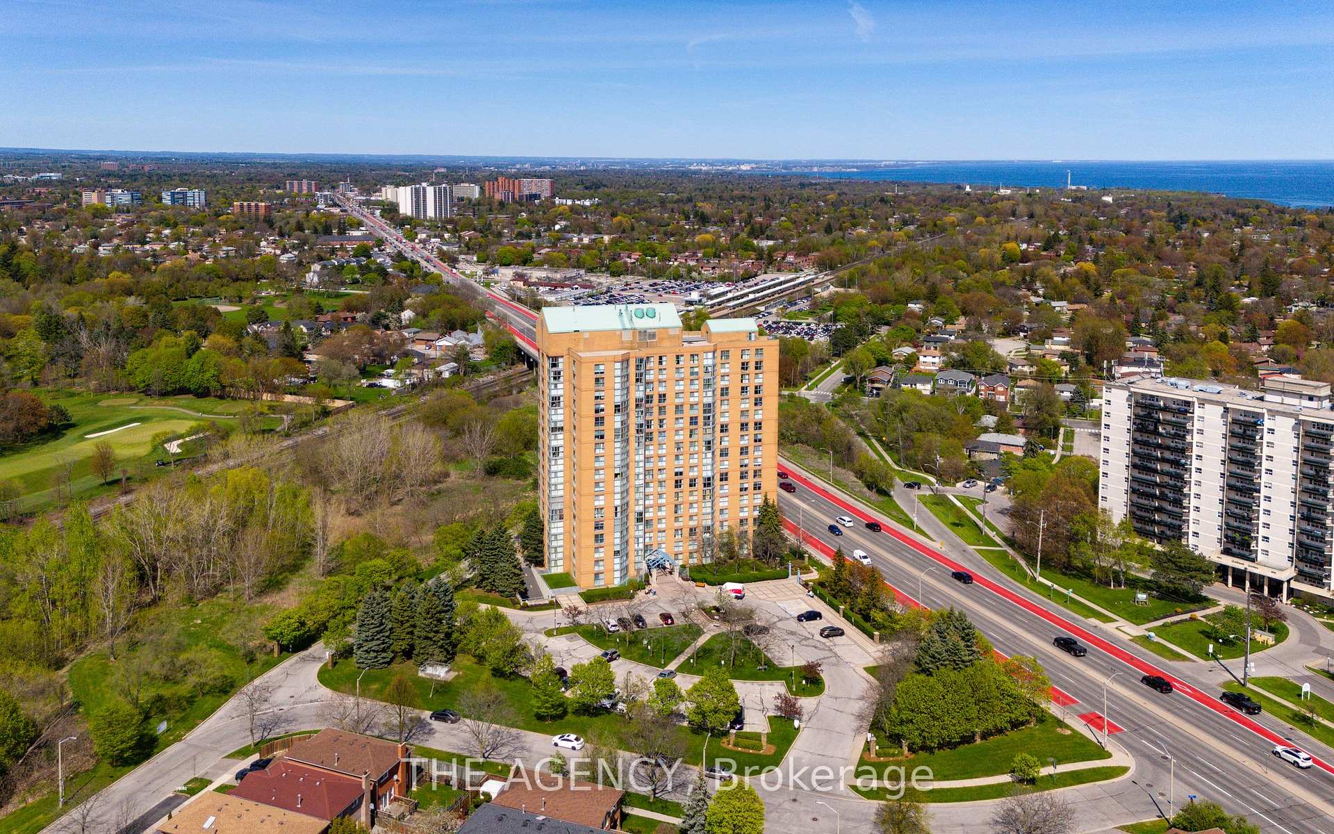 2 Bedrooms Condo at 90 Dale, Toronto For sale