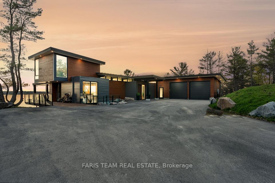 3886 East Shore Road, Severn, ON L0K 1E0