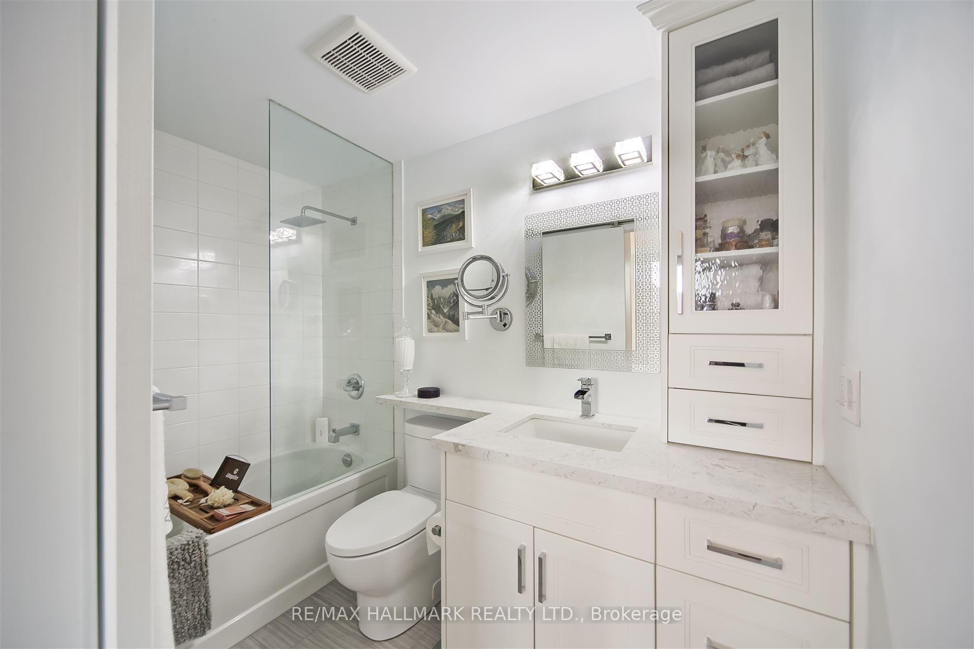 2 Bedrooms Condo at 260 Sackville, Toronto For sale