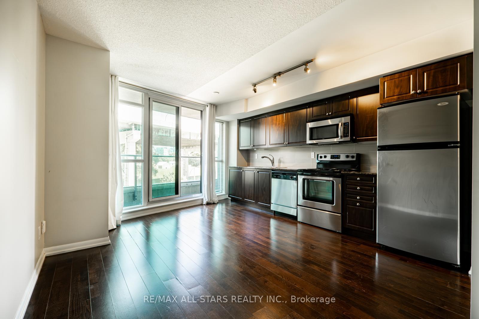 1 Bedroom Condo at 209 Fort York, Toronto For sale