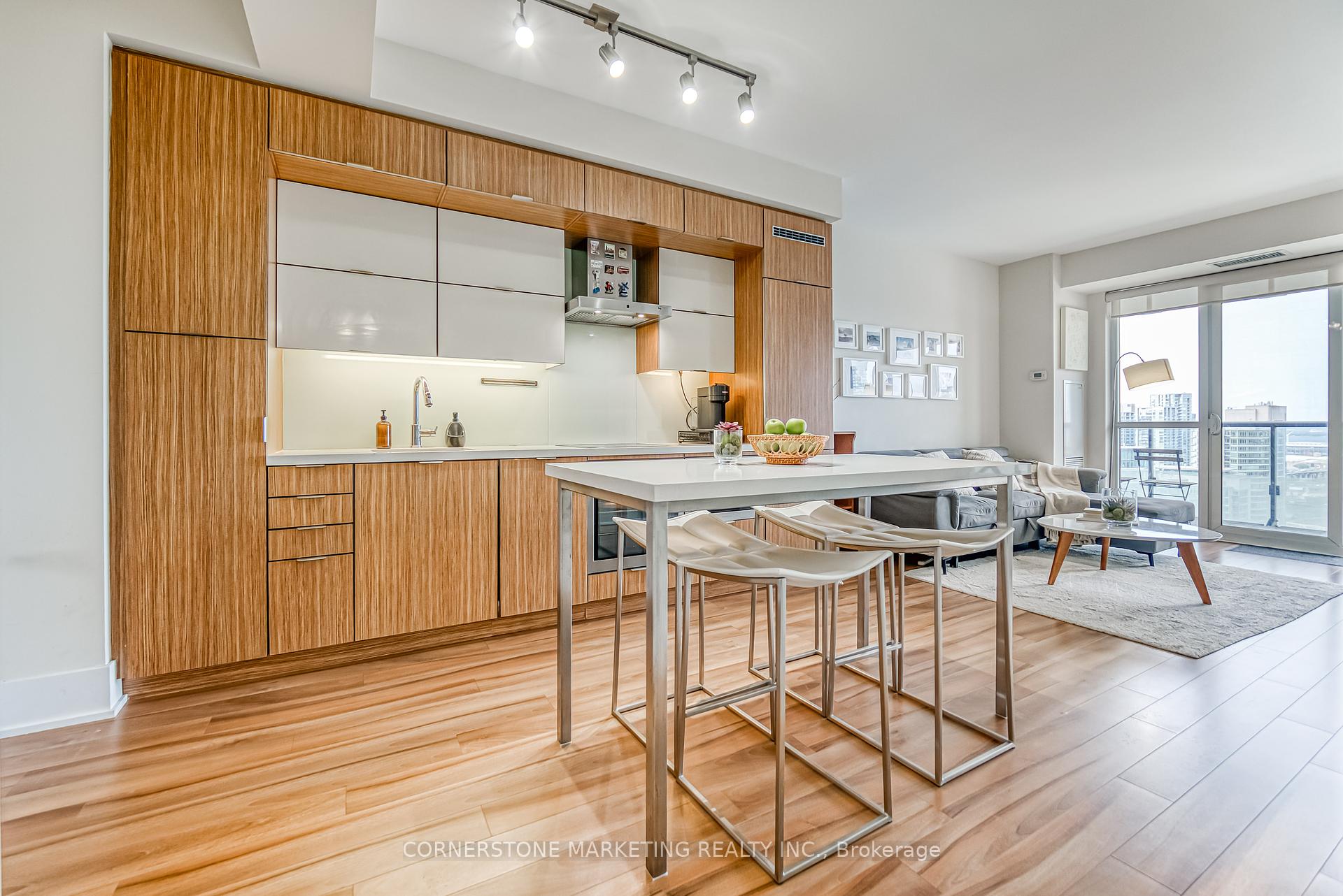 1 Bedroom Condo at 300 Front, Toronto For sale