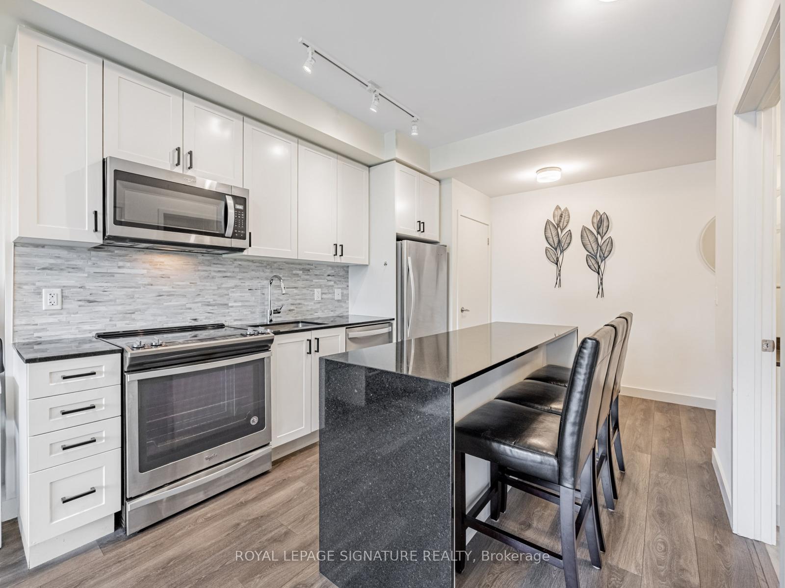 1 Bedroom Condo at 210 Sabina, Oakville For sale