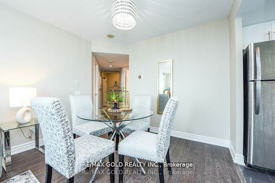 2 Bedrooms Condo at 30 Harrison Garden, Toronto For sale