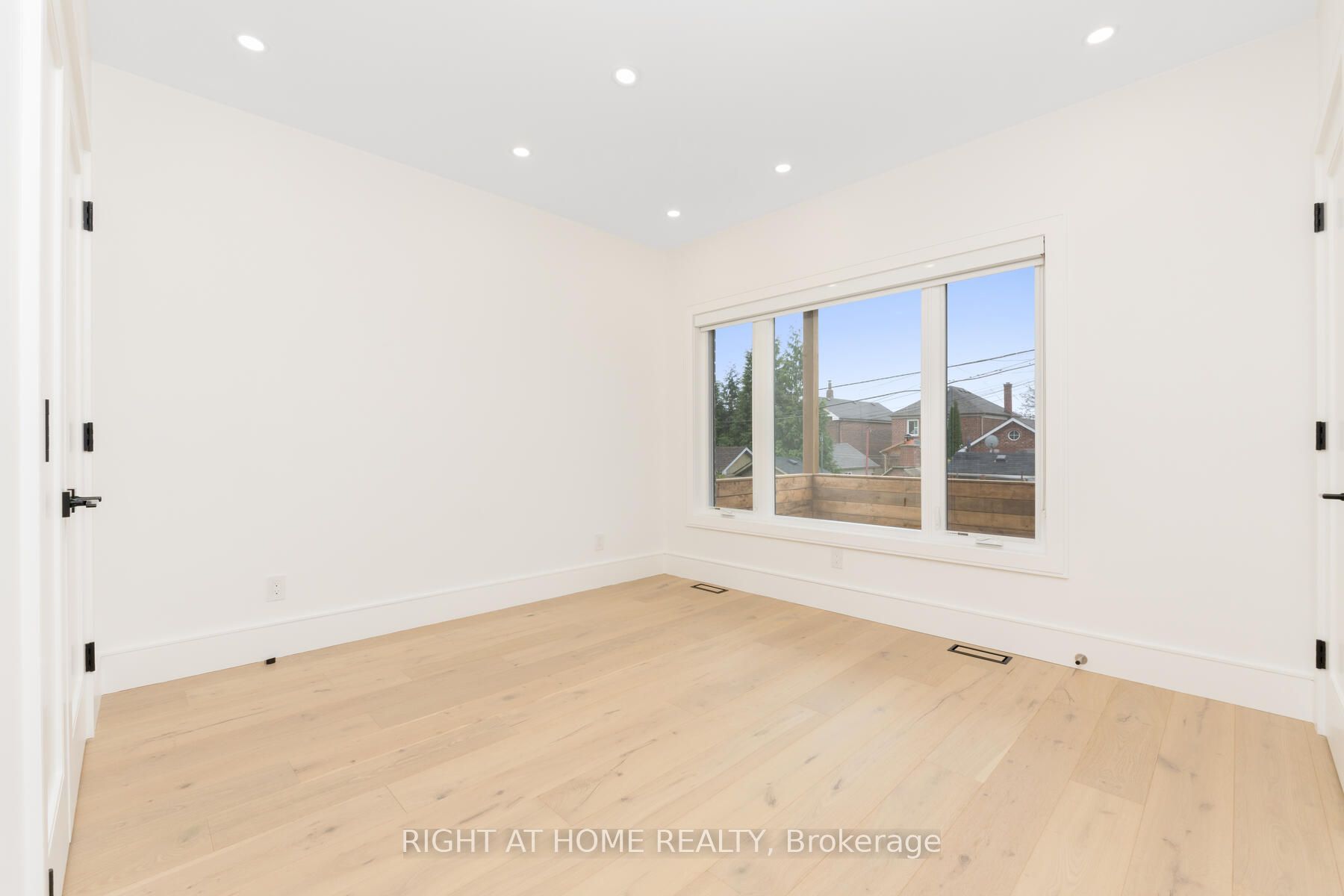 36 Little Boulevard, Toronto, ON M6E 4N2