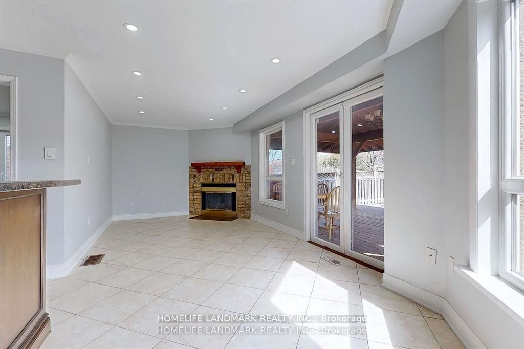 3452 Cherrington Crescent