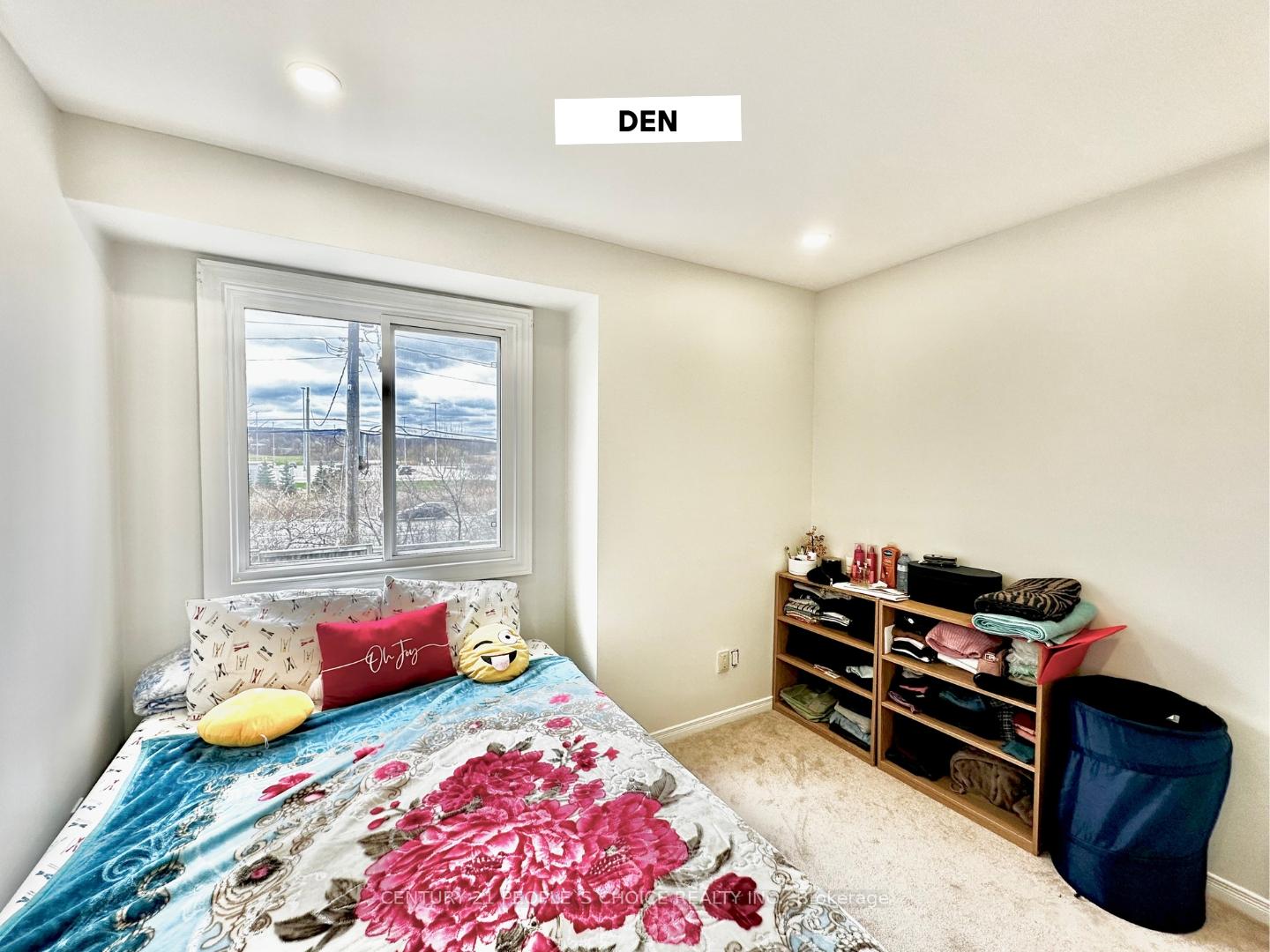 3 Bedrooms Condo at 2530 Northampton, Burlington For sale