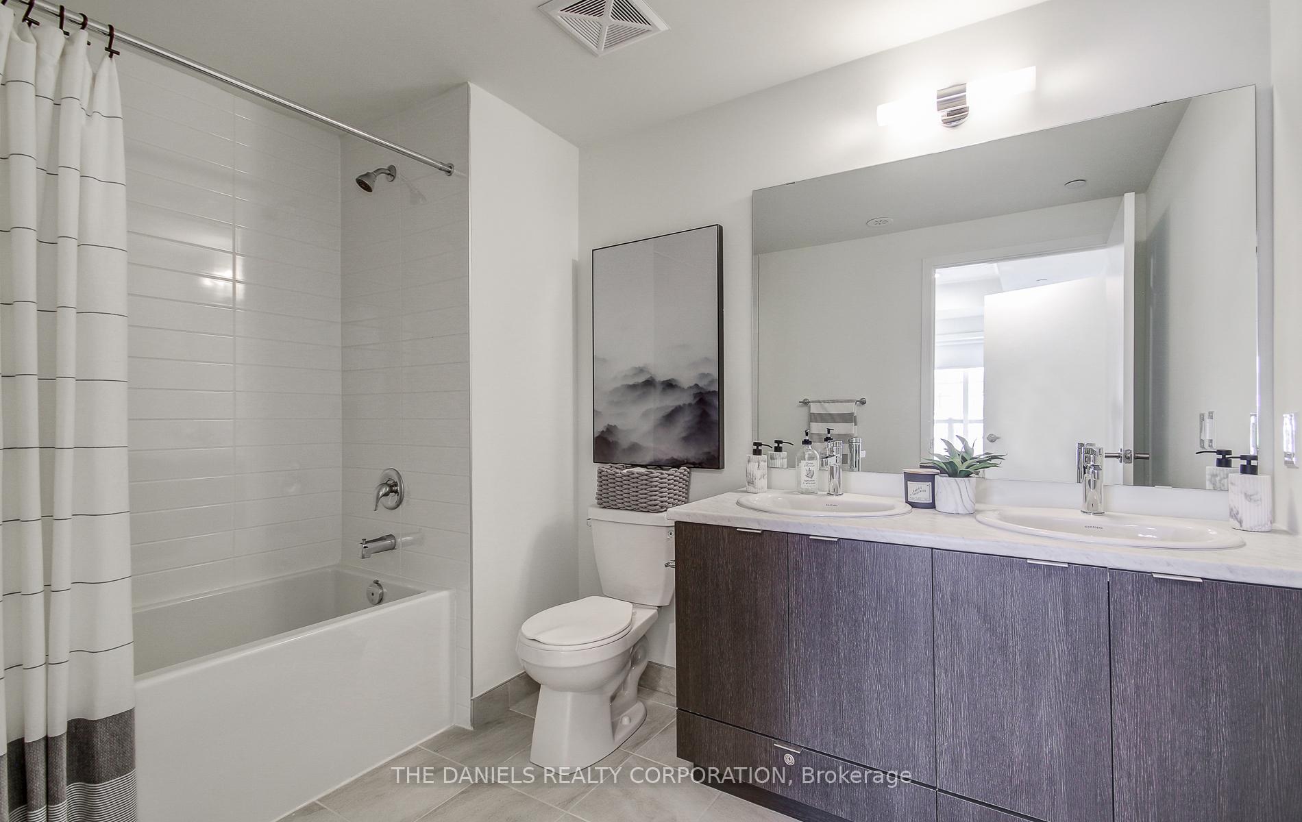 2 Bedrooms Condo at 165 Canon Jackson,  Toronto For sale