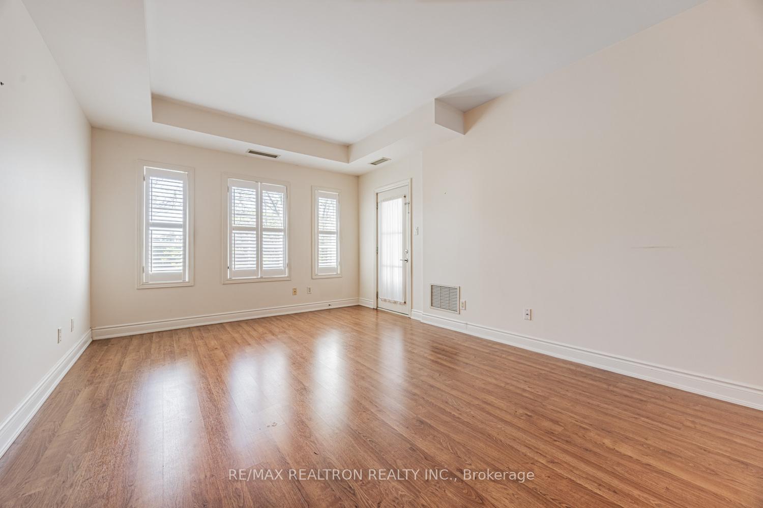 2 Bedrooms Condo at 9901 Keele, Vaughan For sale