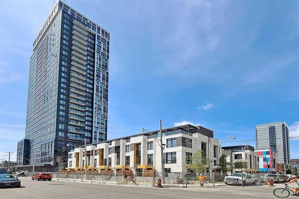 3 Bedrooms Condo at 100 River, Toronto For sale