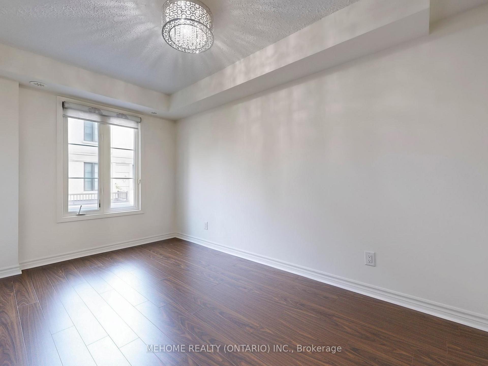 3 Bedrooms Condo at 7 Brighton, Vaughan For sale