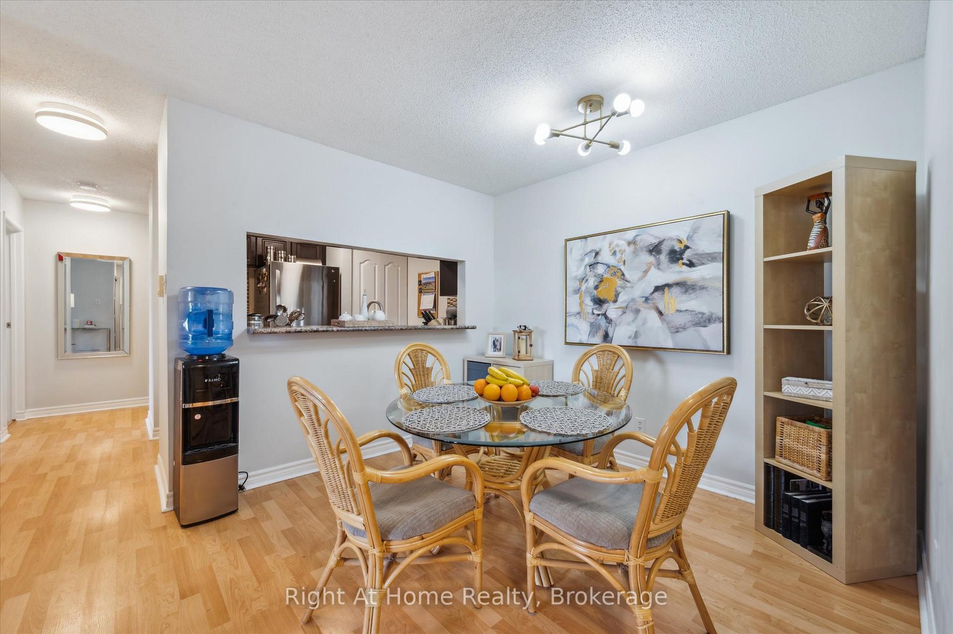 2 Bedrooms Condo at 1450 Glen Abbey, Oakville For sale