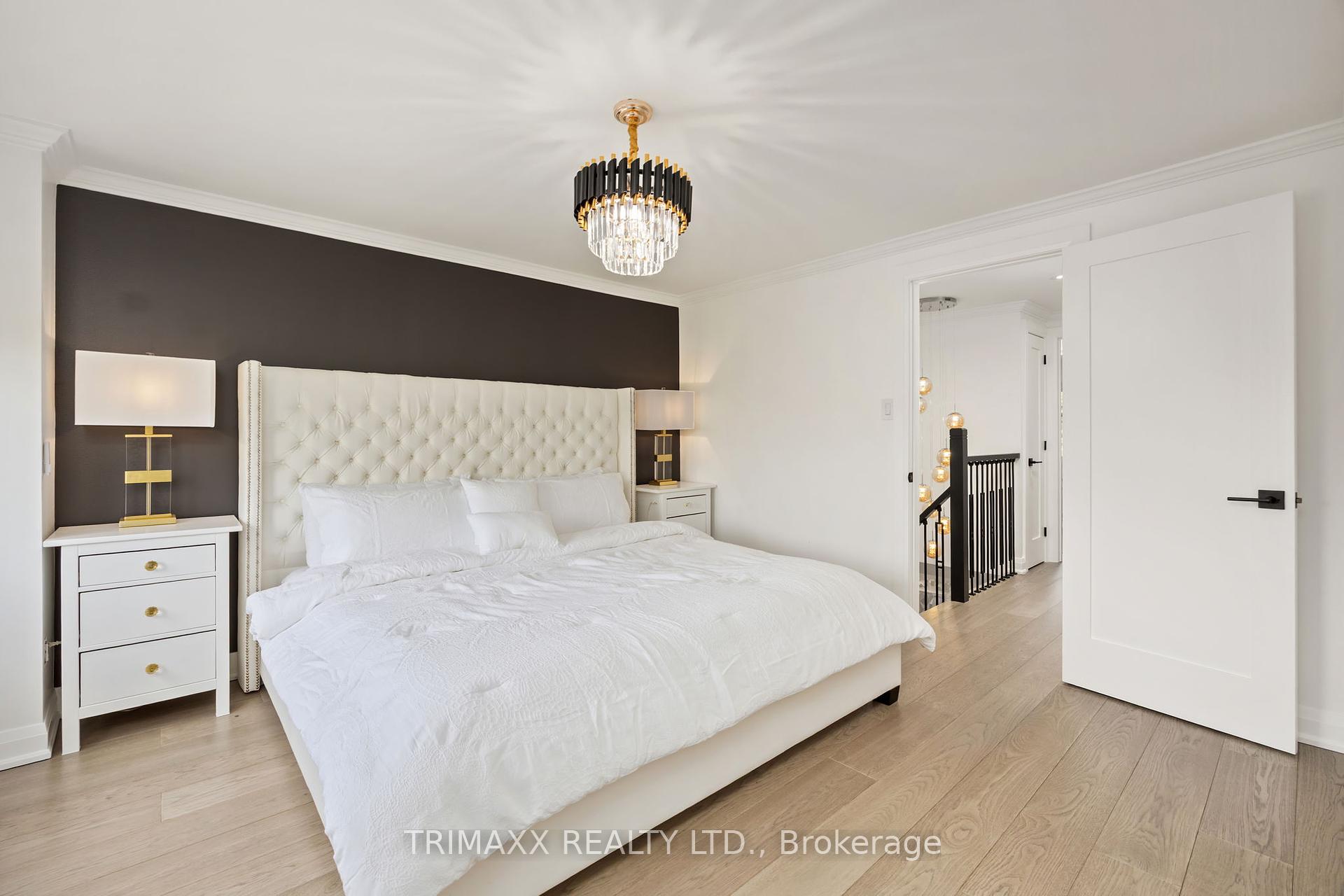 4 Bedrooms Condo at 4165 Fieldgate, Mississauga For sale