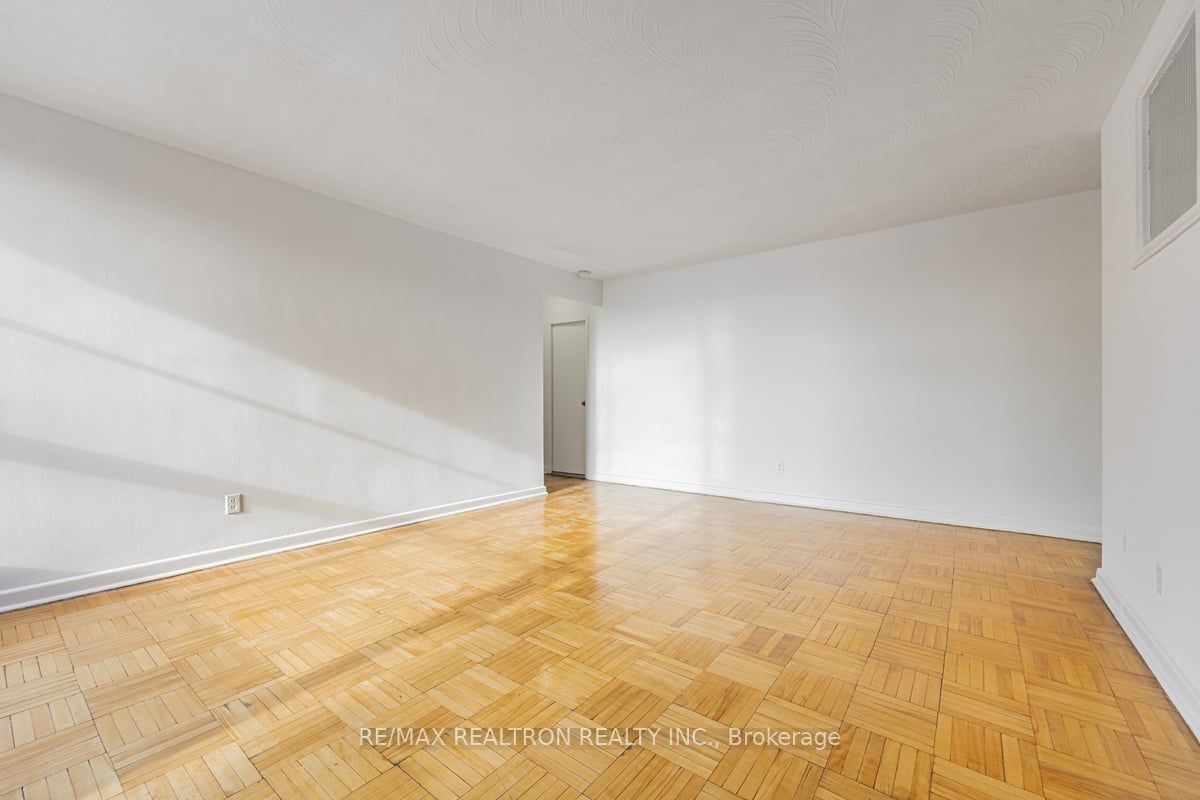 165 Cosburn Avenue, #307