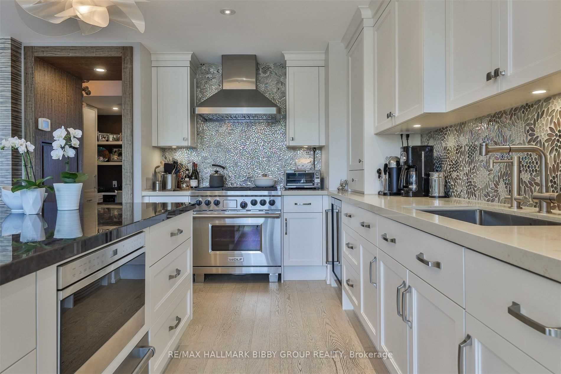 3 Bedrooms Condo at 181 Davenport,  Toronto For sale