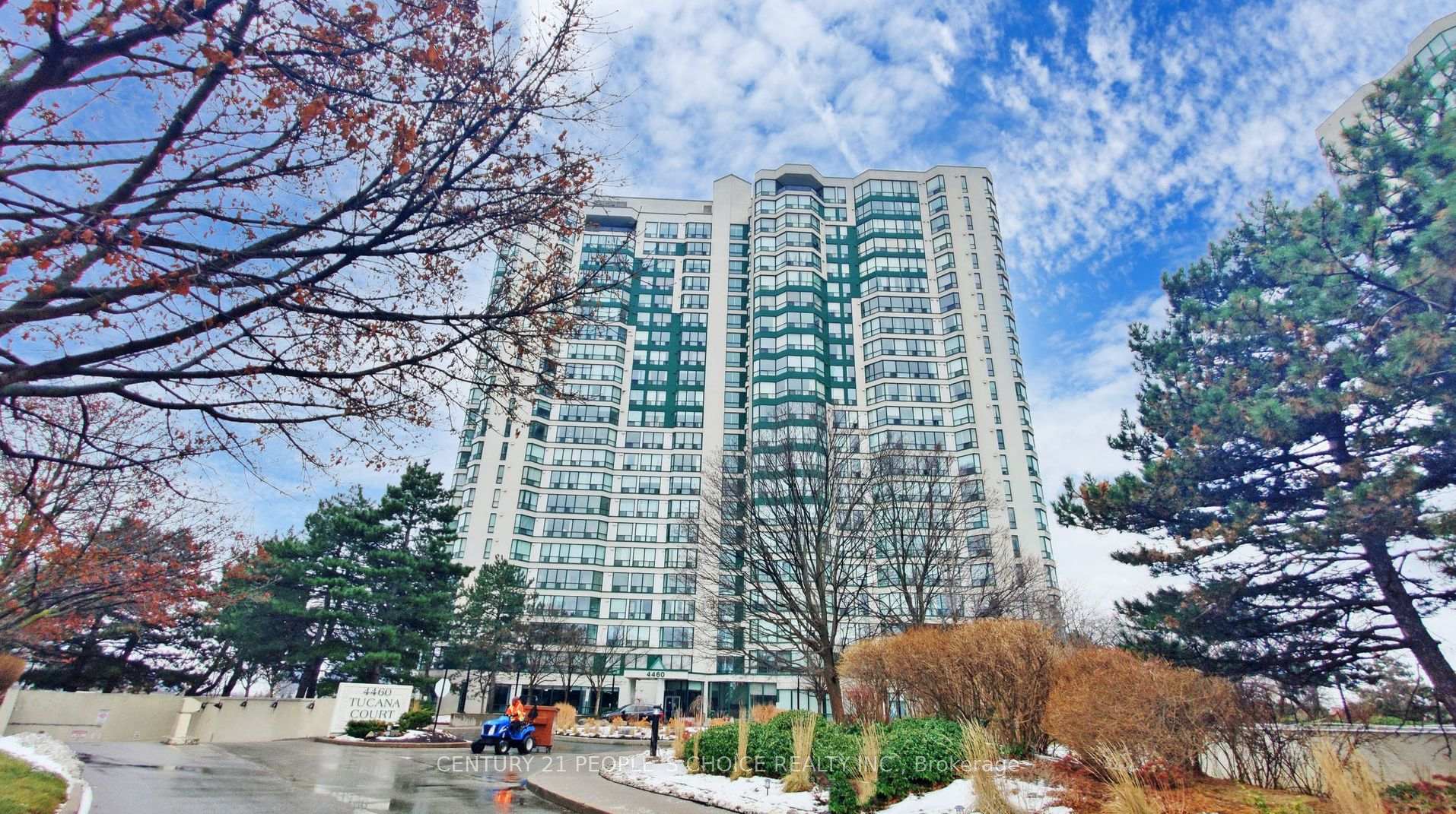 3 Bedrooms Condo at 4460 Tucana, Mississauga For sale