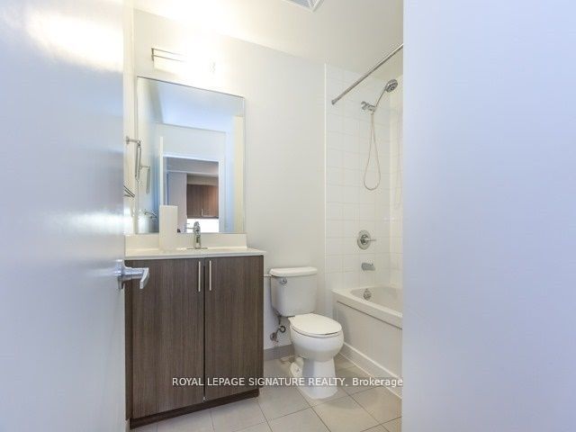 17 Kenaston Gardens, #402