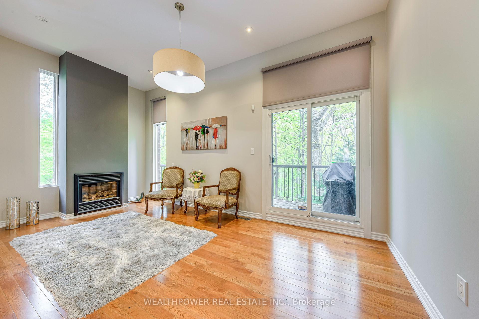 3 Bedrooms Condo at 1250 Marlborough, Oakville For sale