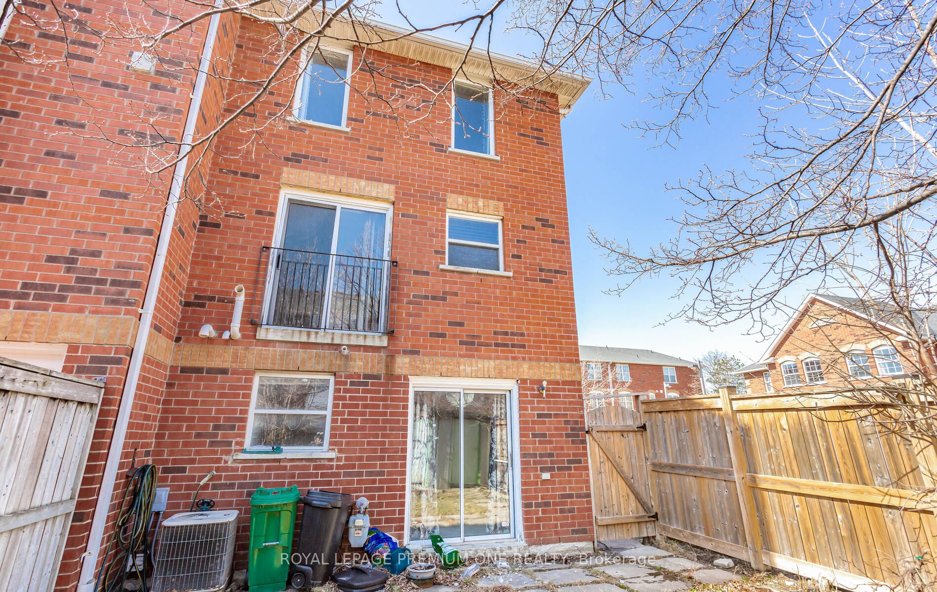 6860 MeadowvaleTownCentre Circle, #23