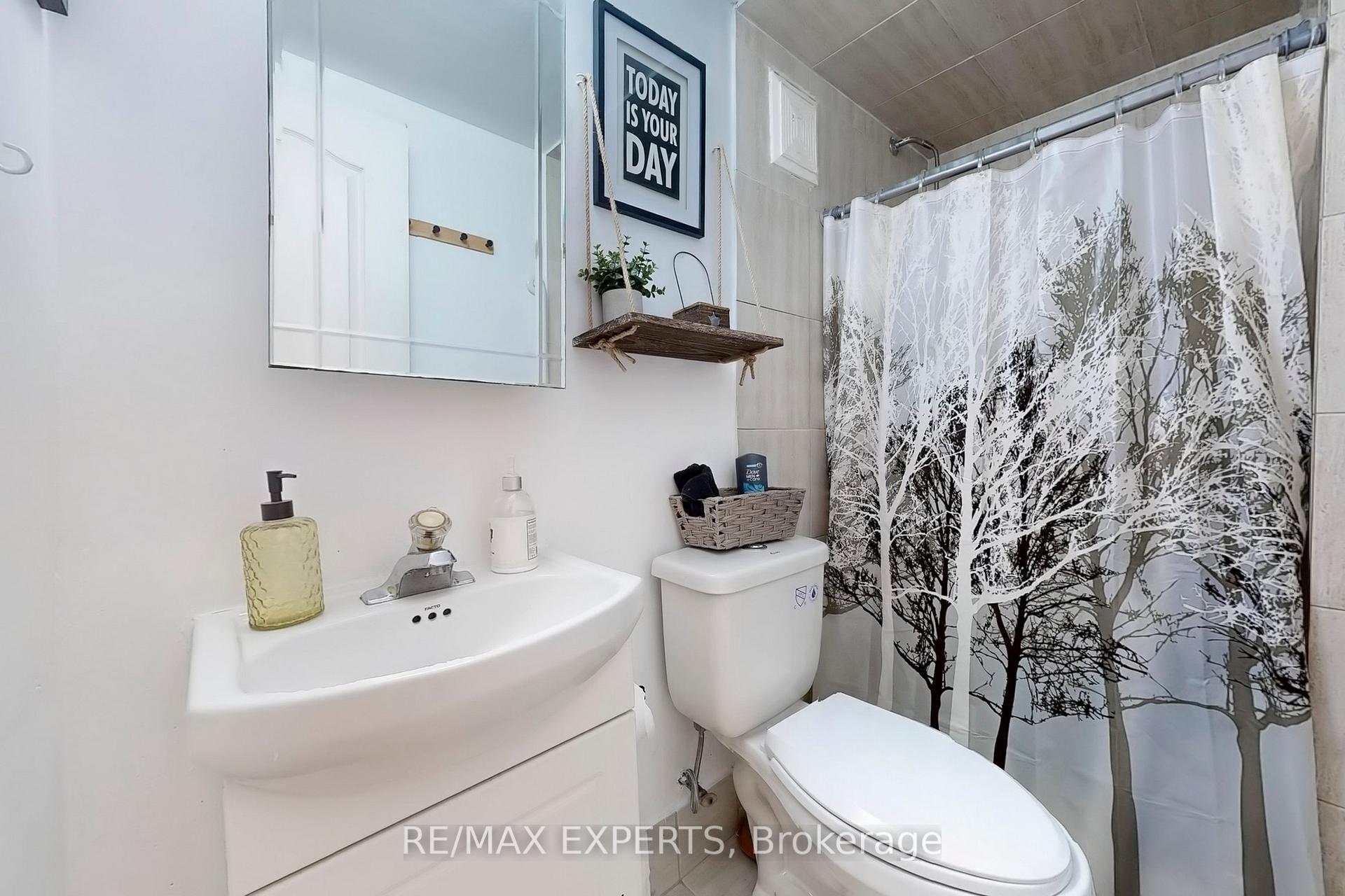 4 Bedrooms Condo at 270 Timberbank, Toronto For sale