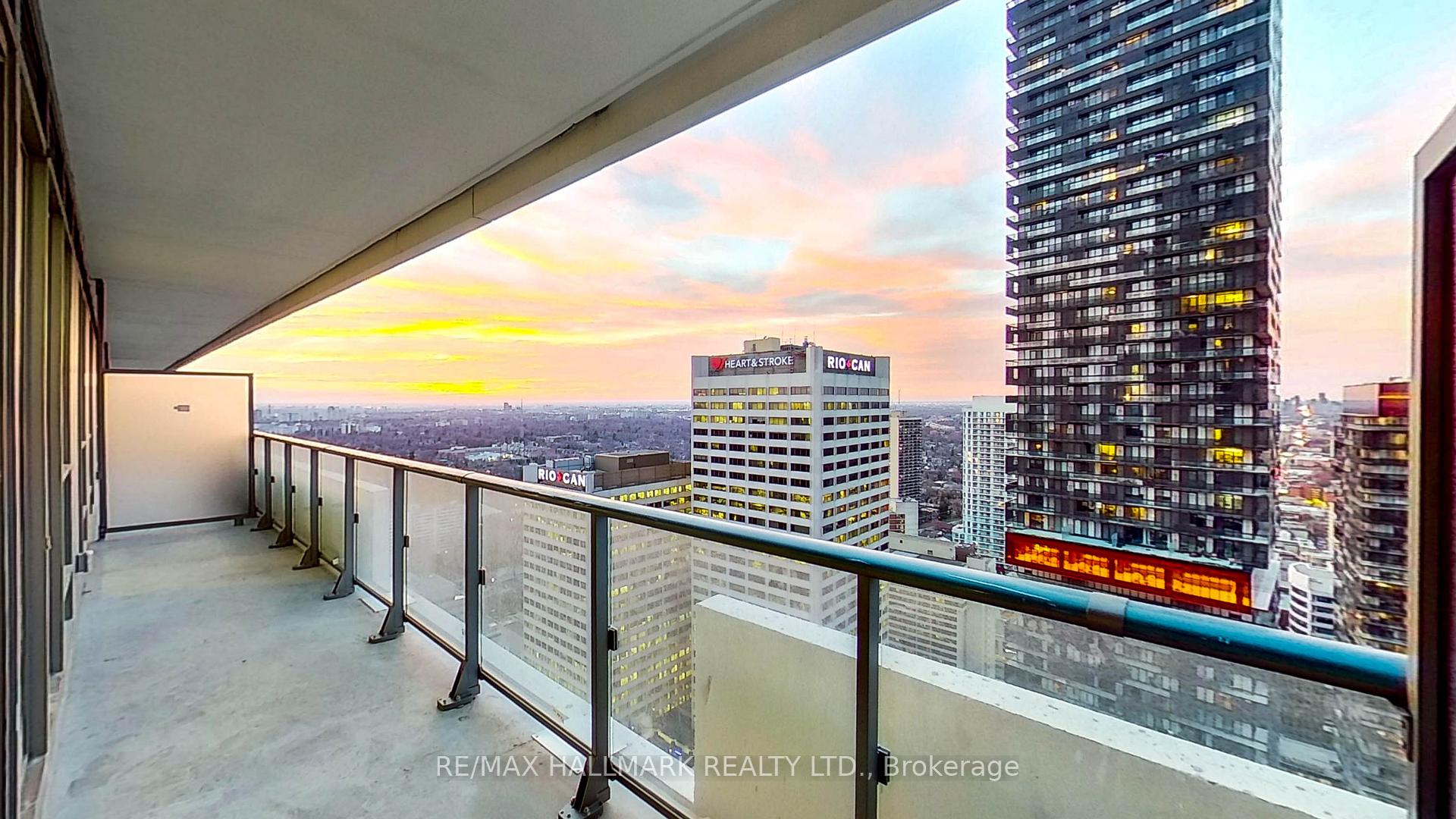 2 Bedrooms Condo at 2221 Yonge,  Toronto For sale