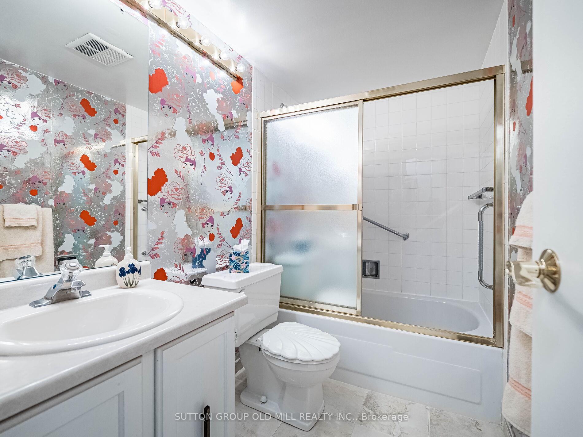 3 Bedrooms Condo at 288 Mill, Toronto For sale