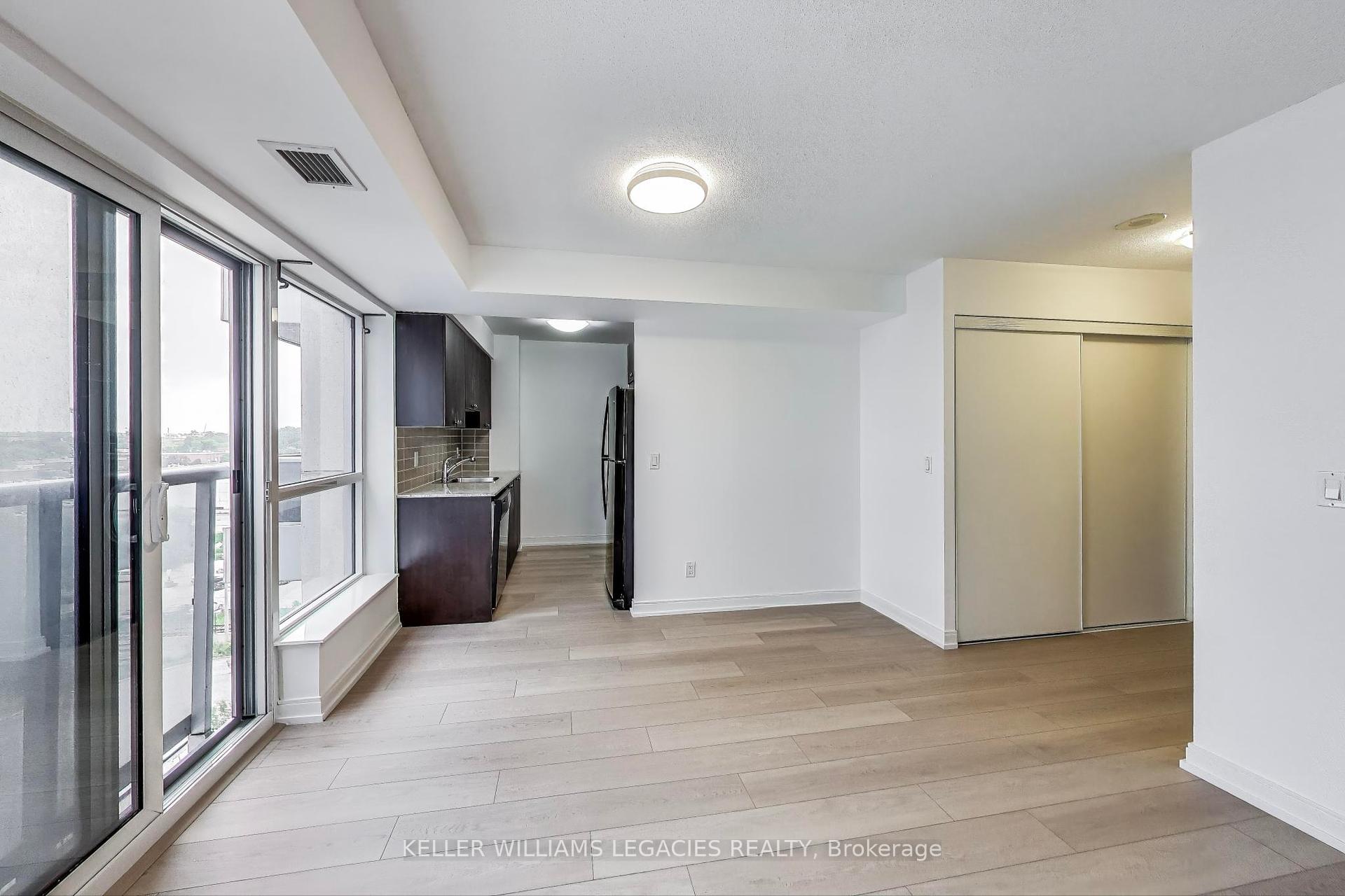 1 Bedroom Condo at 181 Village Green, Toronto For sale